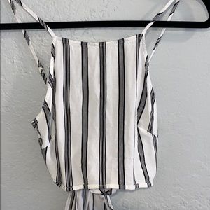 Kendall & Kylie black & white crop top